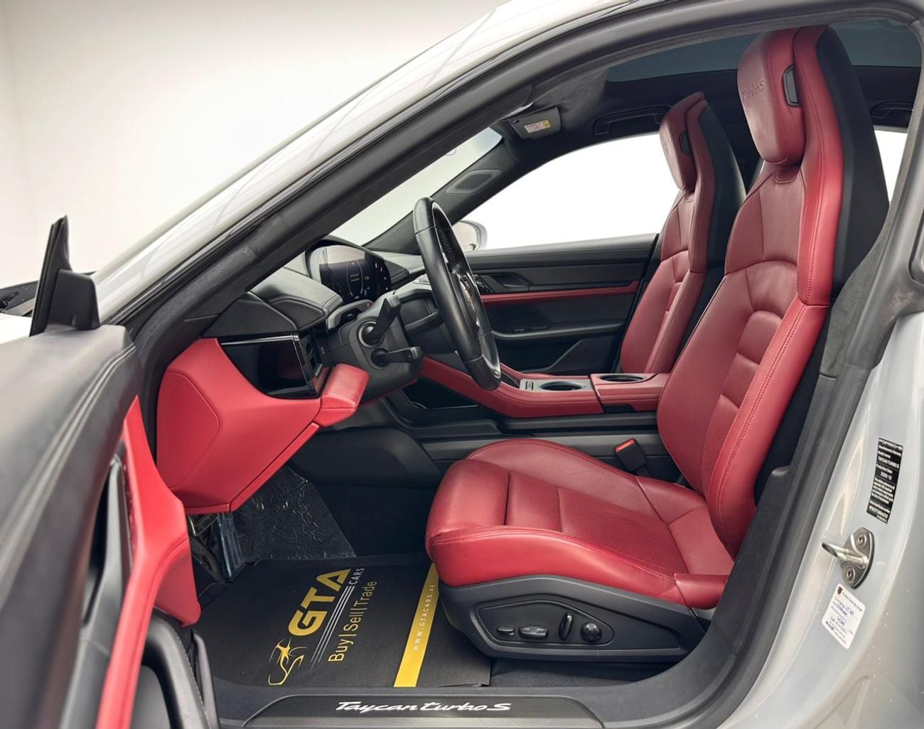 بورش تايكان 2021 Porsche Taycan Turbo S, 04/2026 Porsche Warranty, Porsche Full Service History, GCC