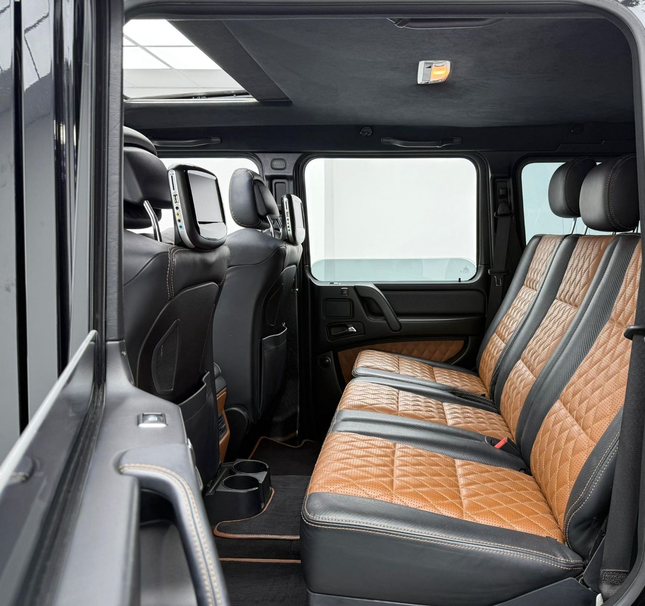 مرسيدس بنز G 63 AMG 463 Edition 2016 Mercedes G63 AMG 463 Edition, Carbon Fiber Interior, Excellent Condition, GCC