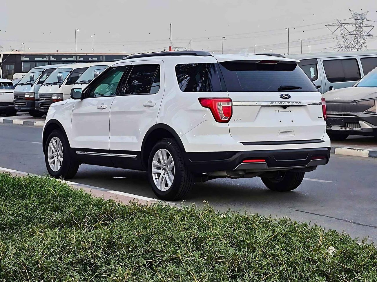 Ford Explorer XLT GCC/AWD/DUAL SUNROOF/LEATHER ELECTRIC SEATS/NAVIGATION/ FSH/ORG KMS/ORG PAINT/1033 MONTH/LOT#823