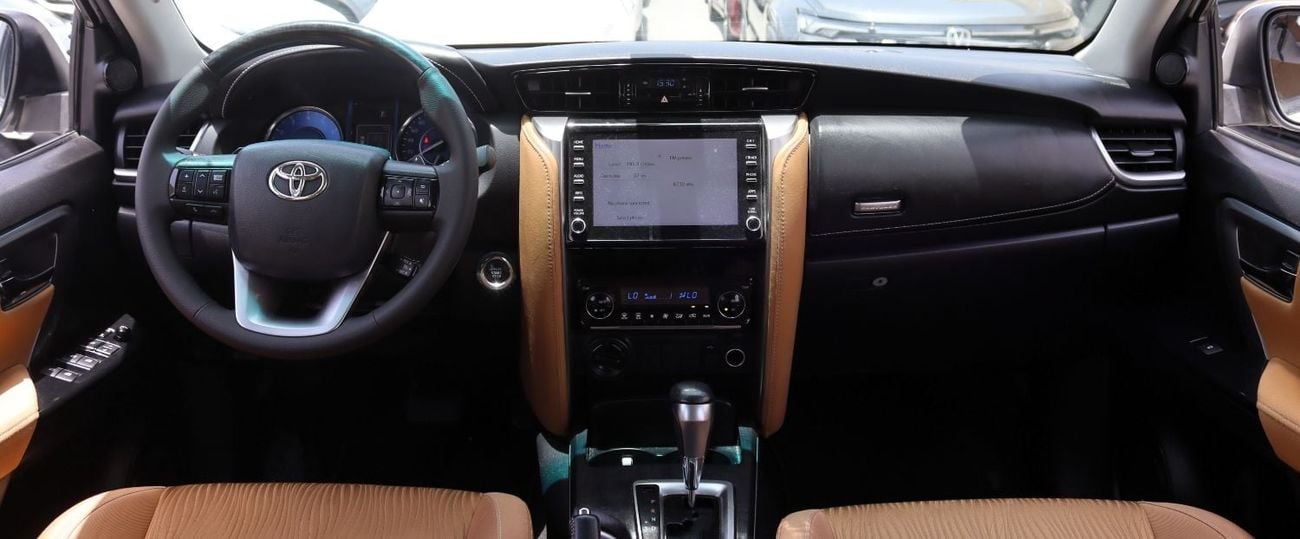 Toyota Fortuner GXR ACCIDENTS FREE - GCC- V6 - GXR - ORIGINAL PAINT - PERFECT CONDITION INSIDE OUT
