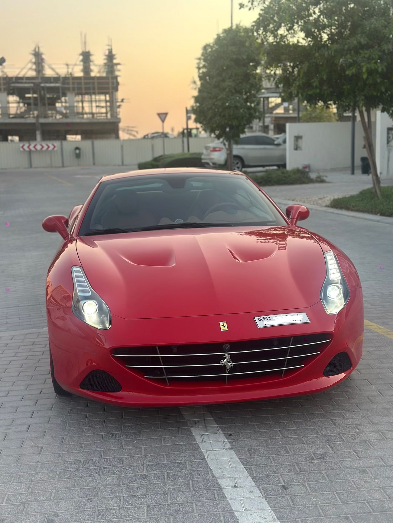 Ferrari California T show room level -zero Accedent- under warranty-