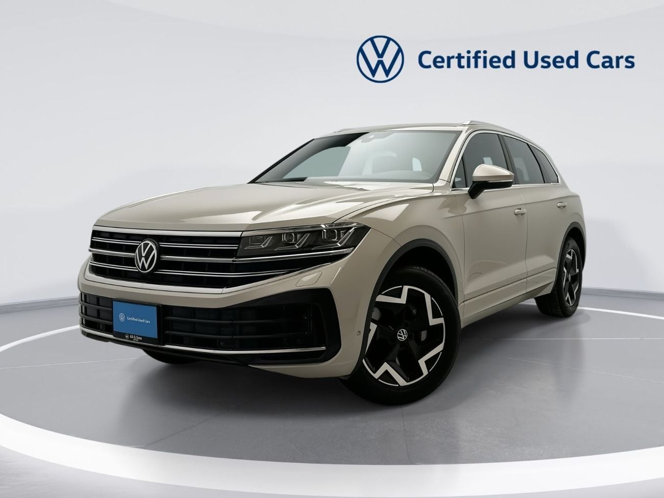 Volkswagen Touareg 3.0T TL (340 HP) Touareg Elegance + (REF#02757) - 44,100 AED SAVINGS from New Car