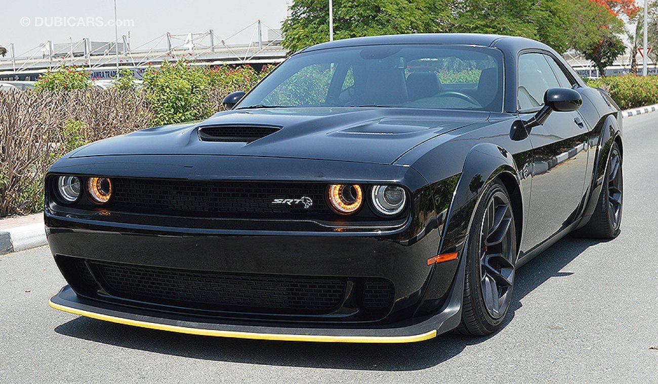 Dodge Challenger Hellcat WIDEBODY, 6.2L V8, 707hp, GCC with Warranty until 2021 # NEW TIRES (RAMADAN OFFER)