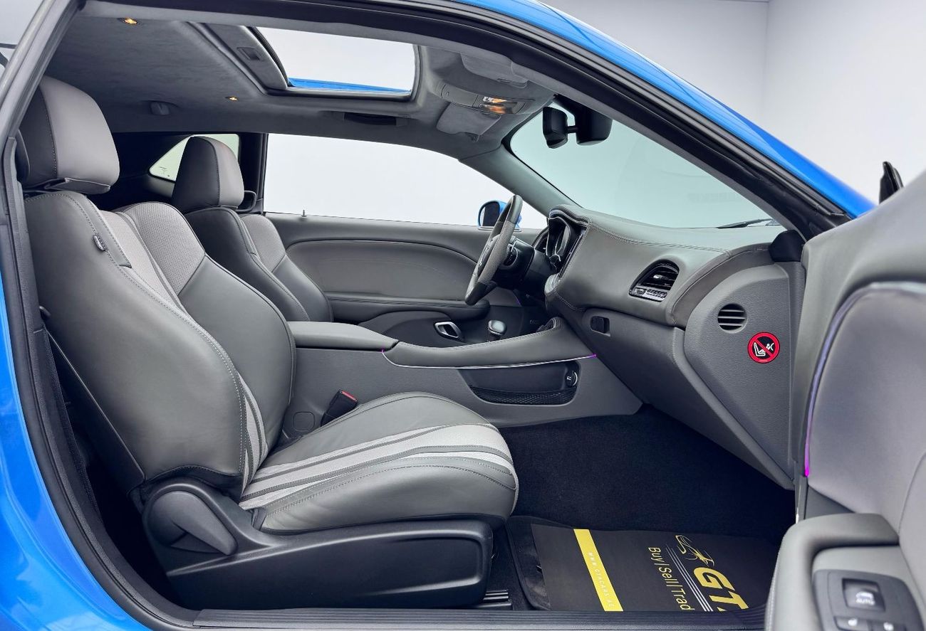 Dodge Challenger R/T Plus 5.7L (375 HP) 2019 Dodge Challenger R/T Plus Hemi, Warranty, Full Dodge Service History, Lo