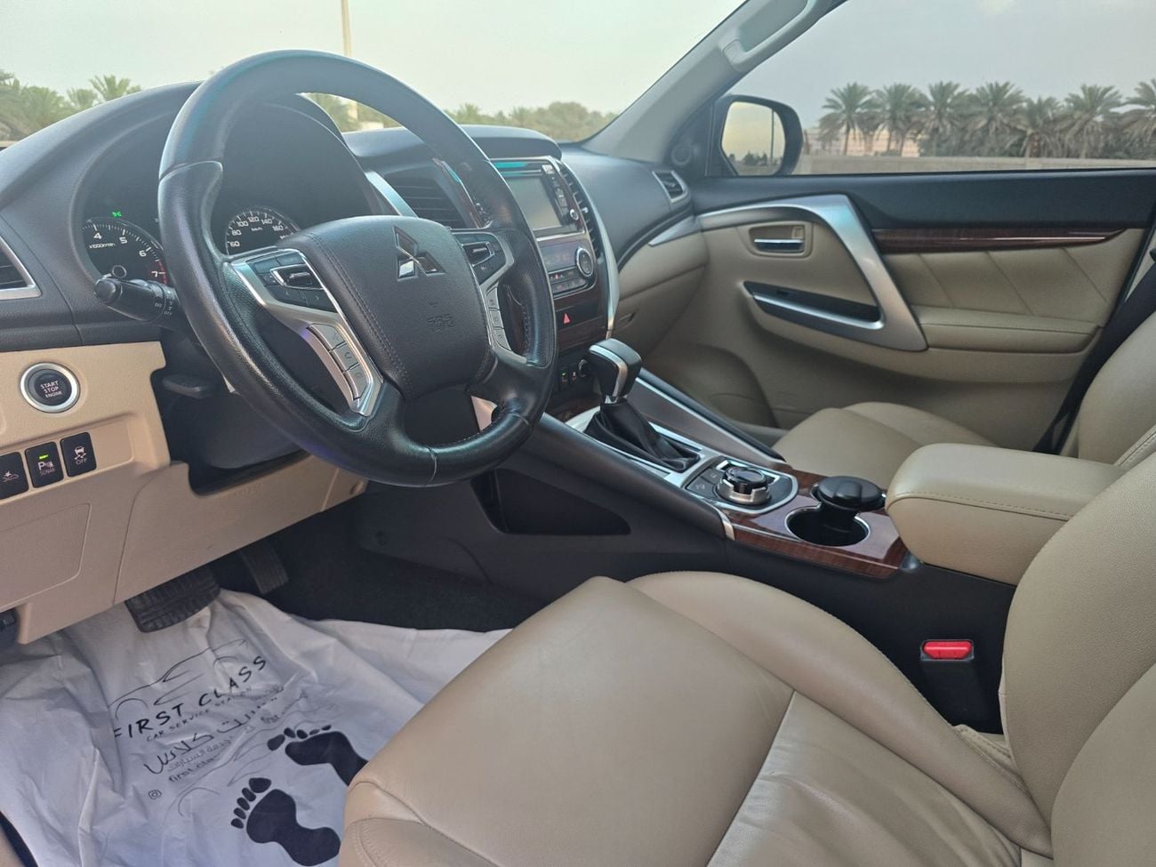 ميتسوبيشي مونتيرو سبورت GLS Premium 3.0L (7 Seater)