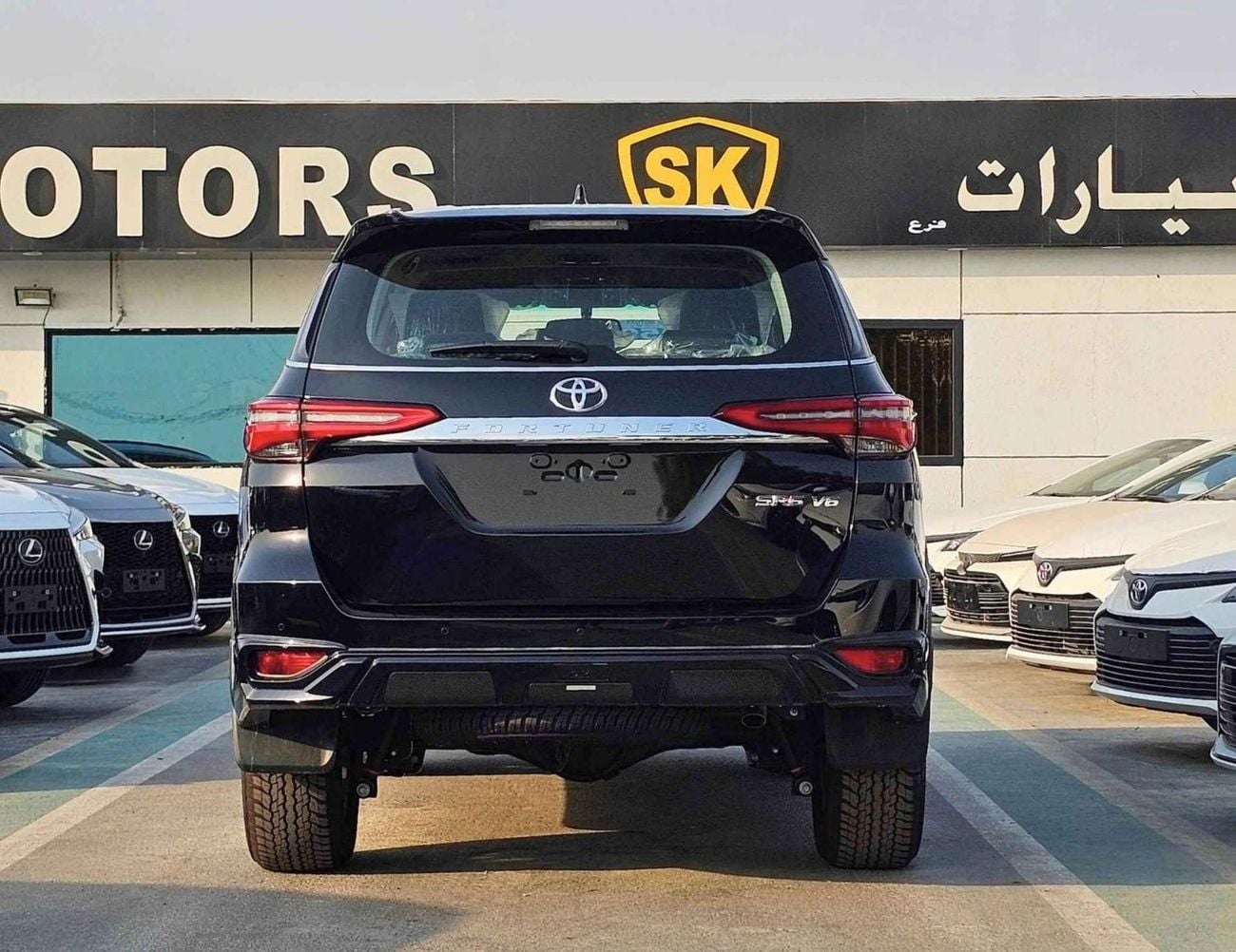 تويوتا فورتونر SR5 ADVENTURE | 4.0L V6 PETROL | FRONT PWR SEATS | PUSH START | DIFF LOCK AUTO A/C | (CODE # F6HA)