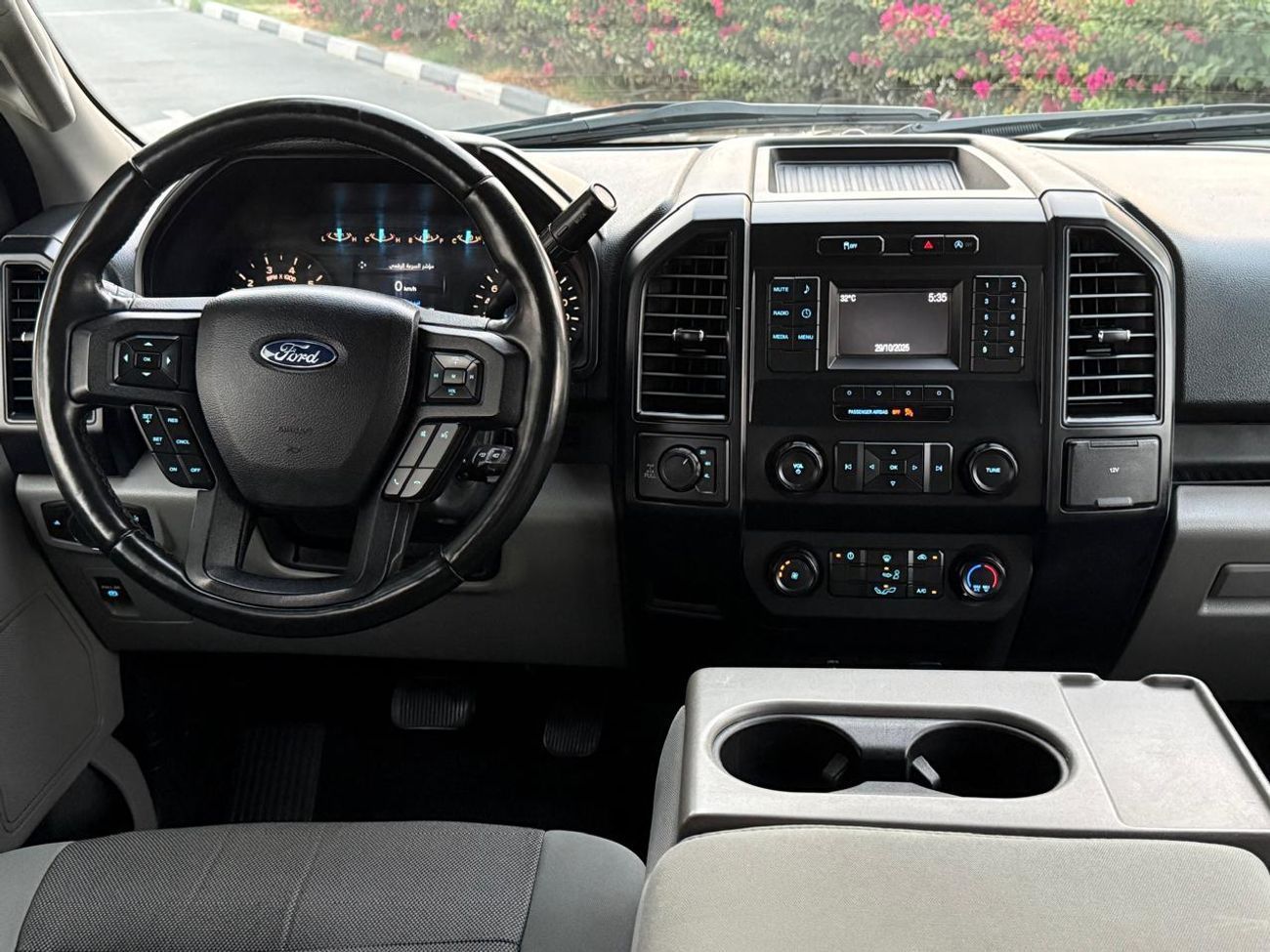 Ford F-150 XL FX4 Platinum 5.0L FX4  5.0L FORD F150 2019 GCC V8 FX4 IN GOOD CONDITION