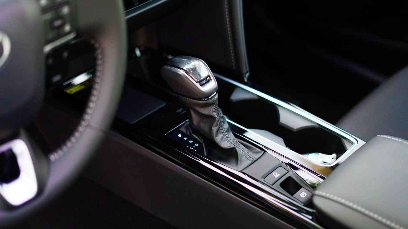 تويوتا كامري Limited 2.5L Hybrid