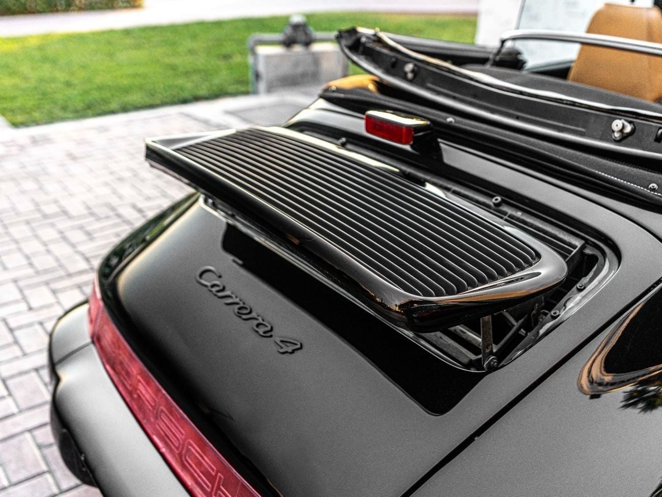Porsche 911 CARRERA