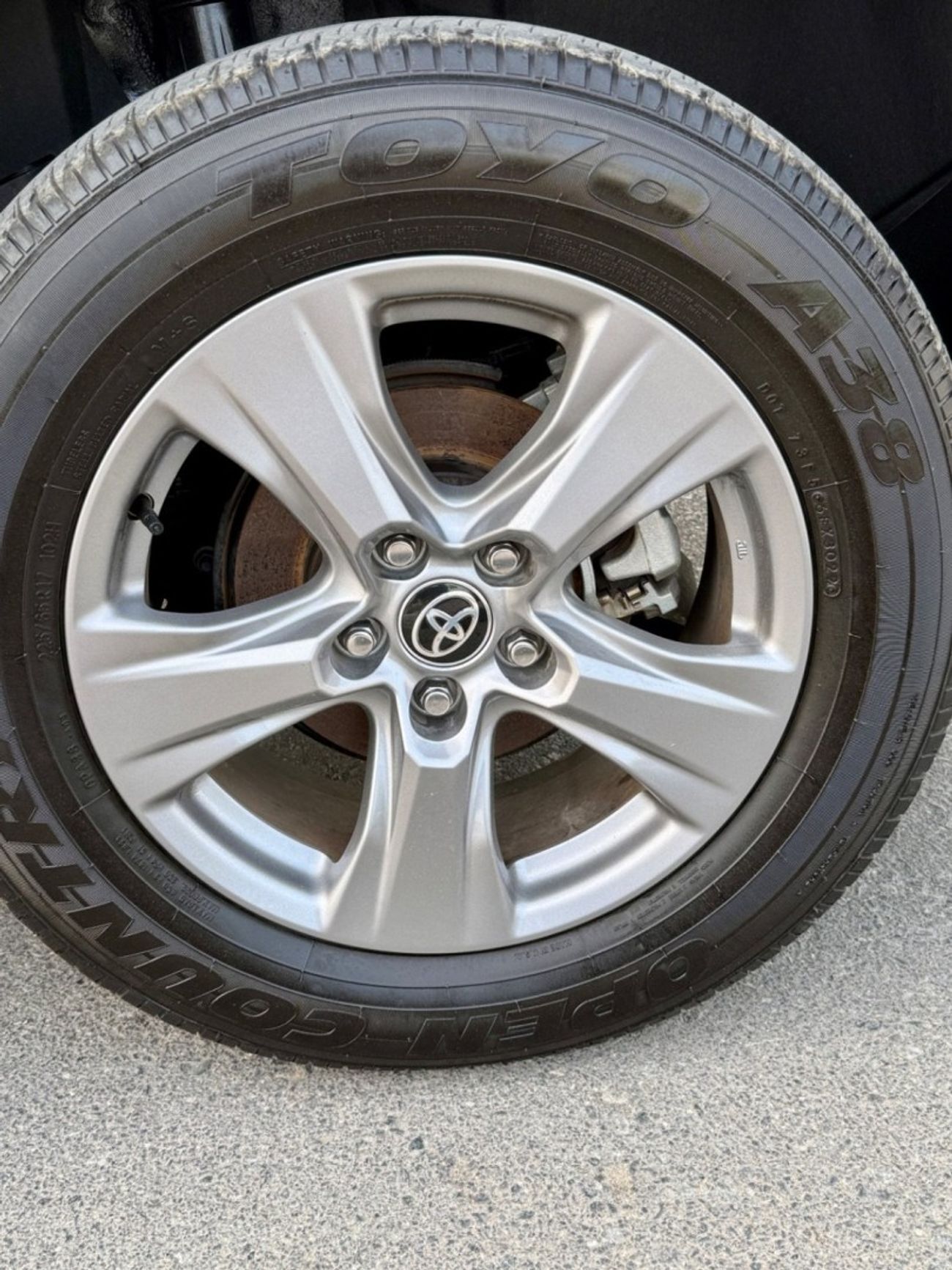 تويوتا راف ٤ XLE 2.5L