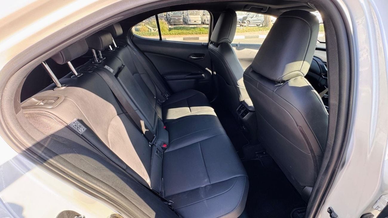 Lexus UX250h PREMIUM CONDITION | WHITE COLOR | 2.0L HYBRID ENGINE | RHD | 2021 | REAR VIEW CAMERA