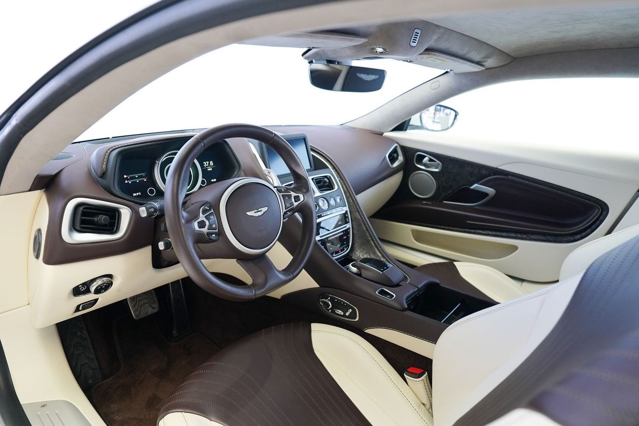 Aston Martin DB11 Std 5.2L