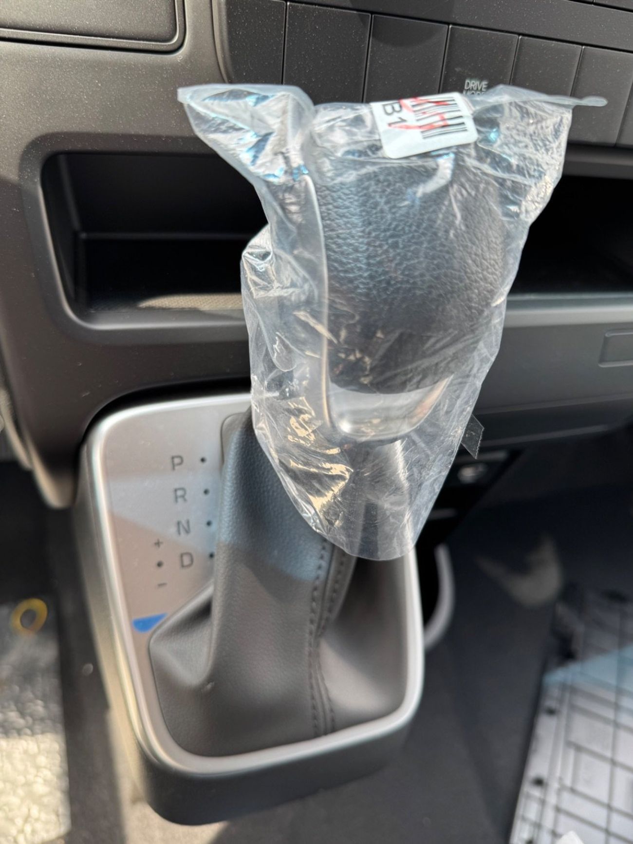 Hyundai Staria 2026 GCC 3.5 Cargo patrol Automatic