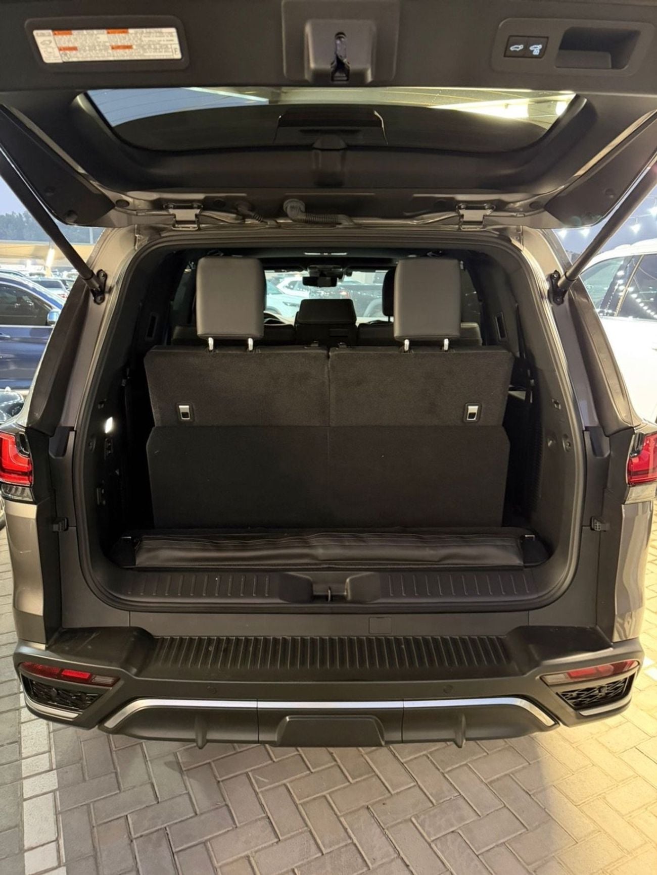 Lexus LX600 F SPORT