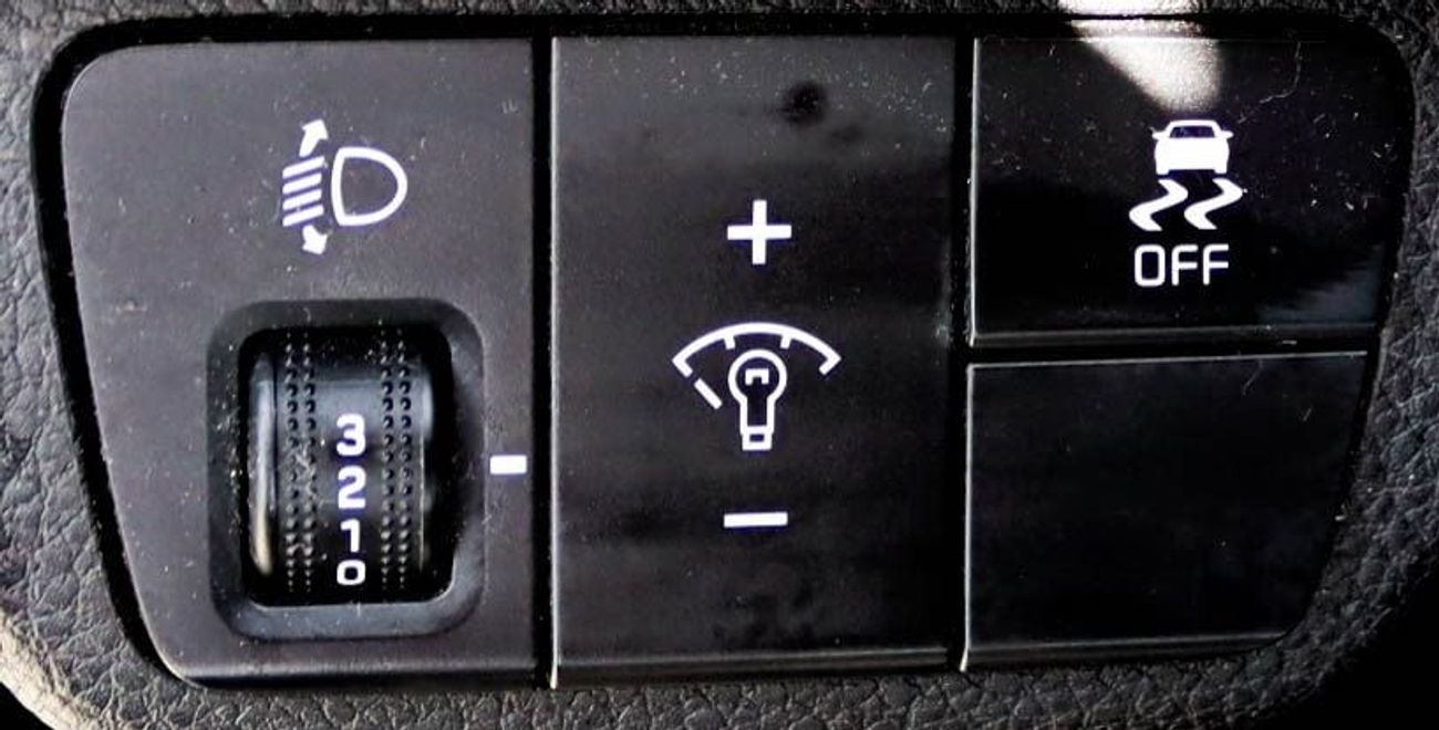 Kia Rio EX 1.4L (107 HP) Hatchback Kia Rio 1.4L 2019 GCC accident free in excellent condition 528 P.M