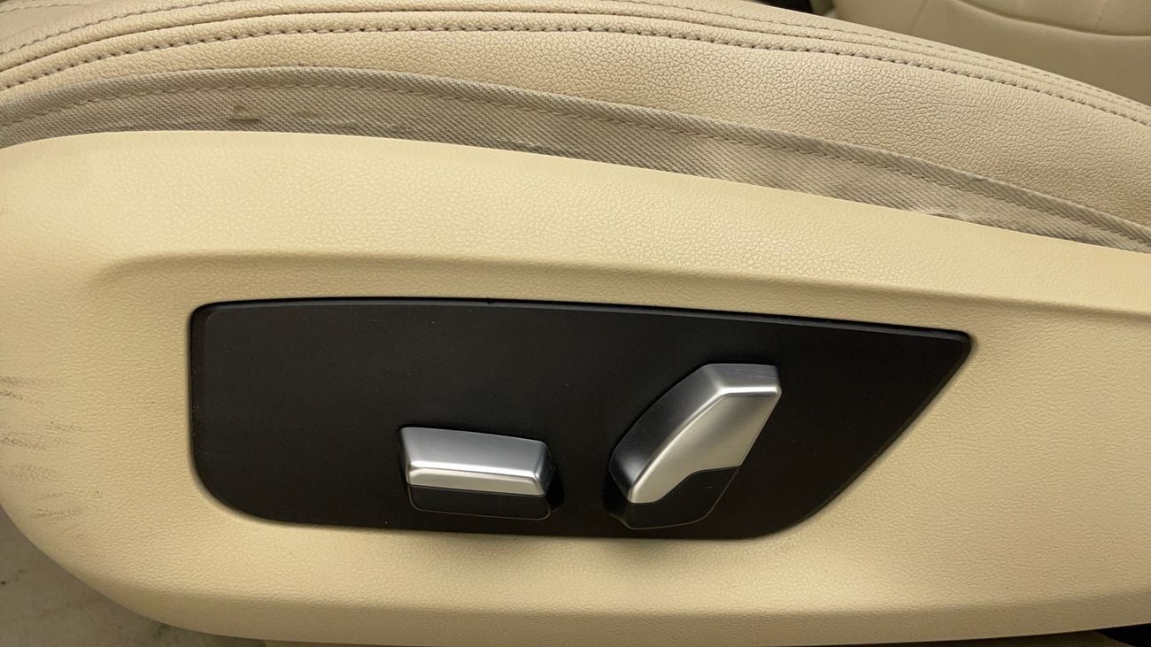 BMW 520i EXCLUSIVE 2 | Zero Down Payment | Home Test Drive