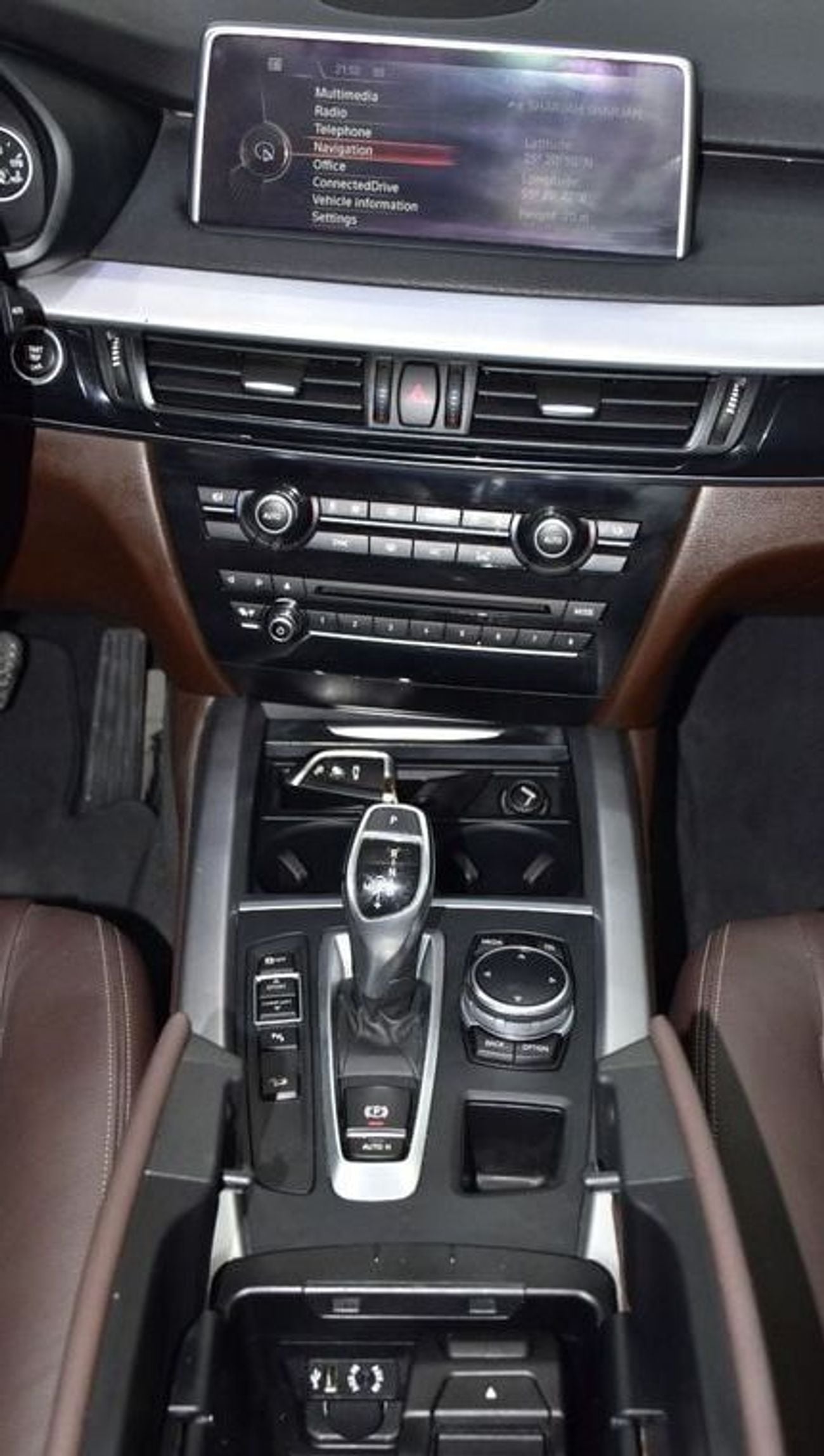 BMW X5 35i EXCLUSIVE EXCELLENT DEAL for our BMW X5 xDrive35i ( 2014 Model ) in White Color GCC Specs