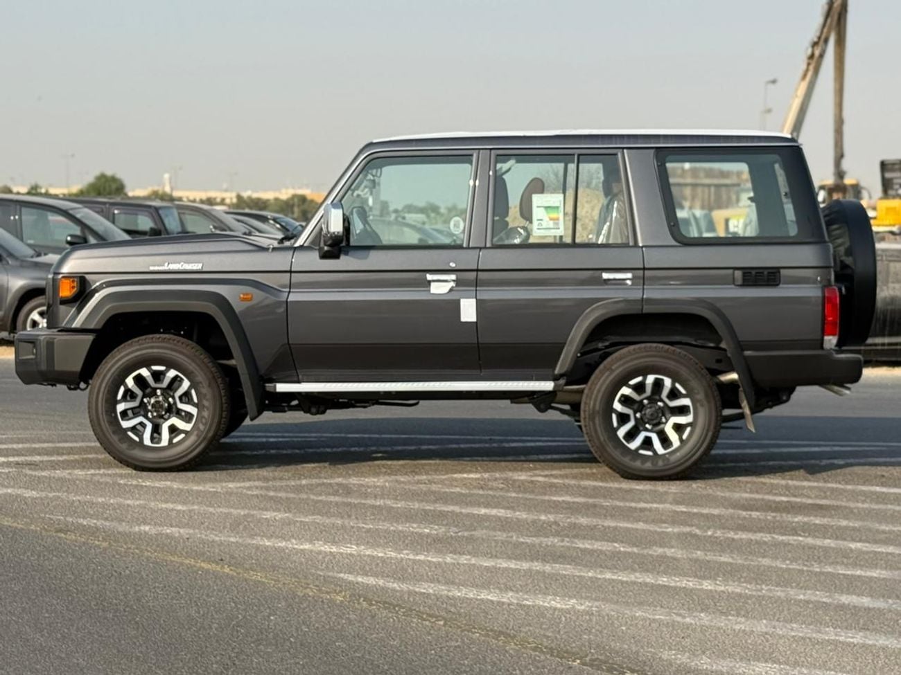 Toyota Land Cruiser 70 HT VXR 4.0L LC76 5 DOORS