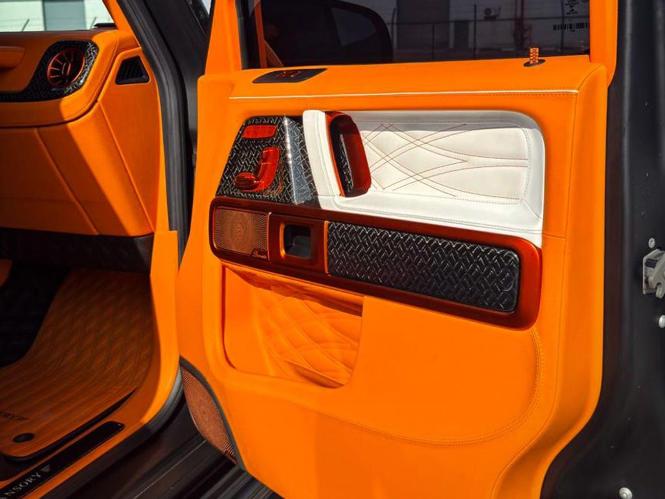 Mercedes-Benz G 63 AMG MANSORY 920HP in LEFT HAND DRIVE