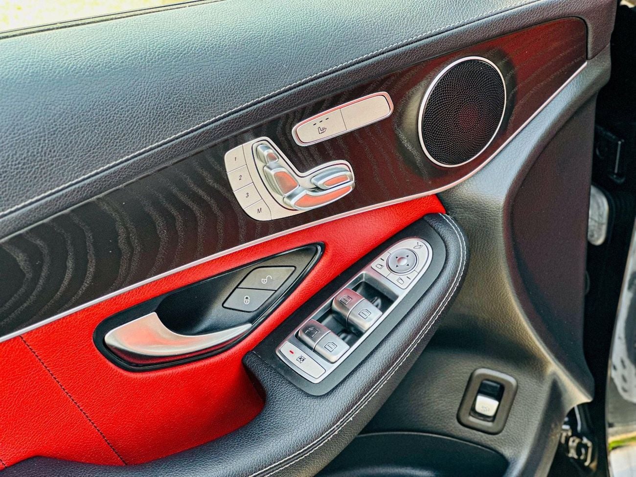 Mercedes Benz GLC250 AMG 2.0L