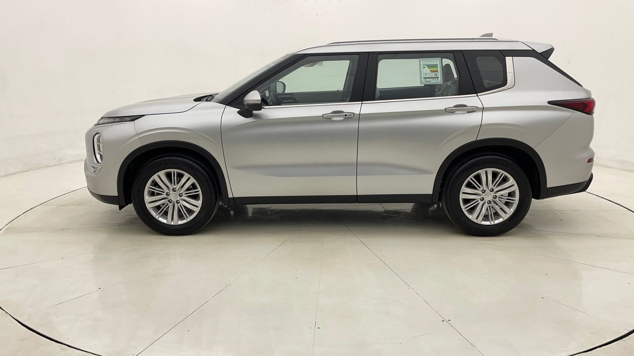 Mitsubishi Outlander MIDLINE WITH SUNROOF 2.5 | Zero Down Payment | Home Test Drive