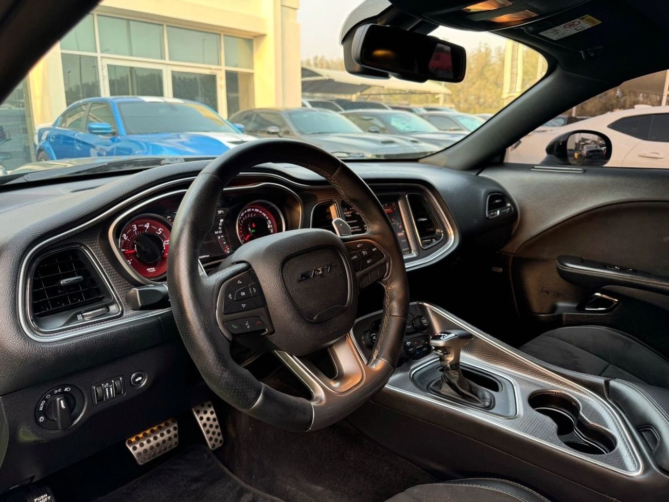 دودج تشالينجر SRT هيلكات دودج جالنجر 2015 خليجي 707 حصان بحالة ممتازة