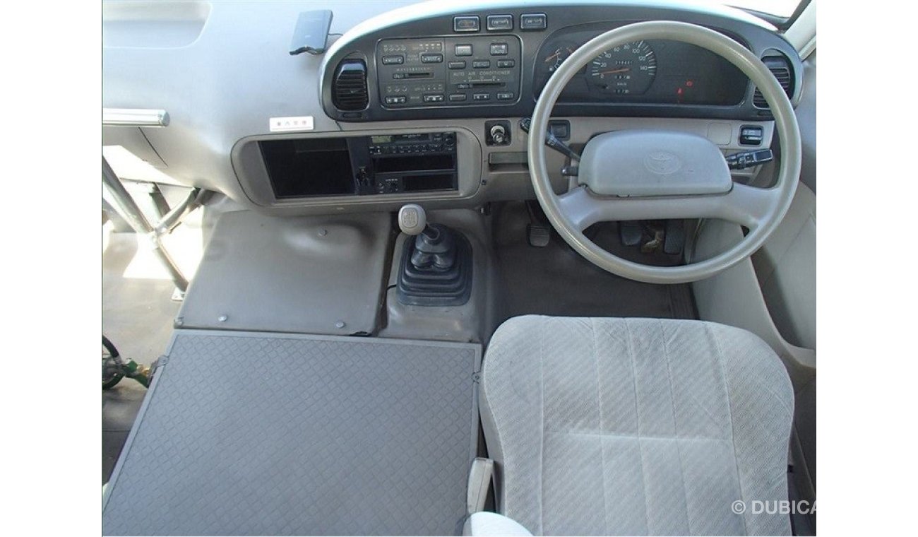 Nissan Civilian 1994