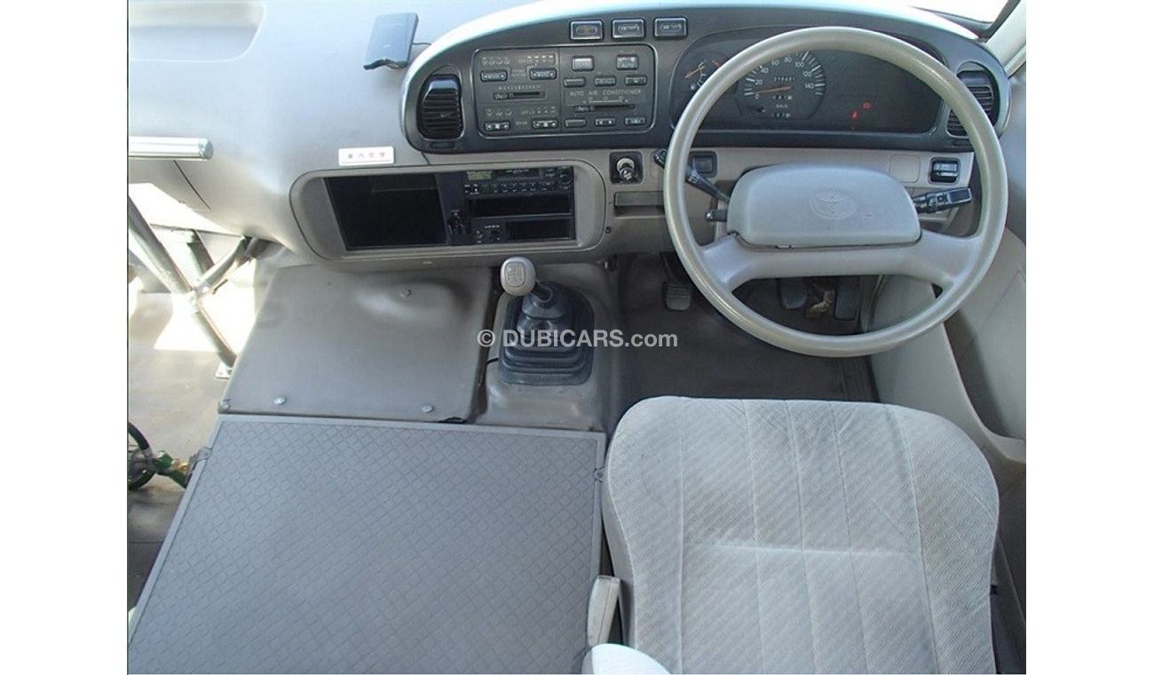 Nissan Civilian 1994