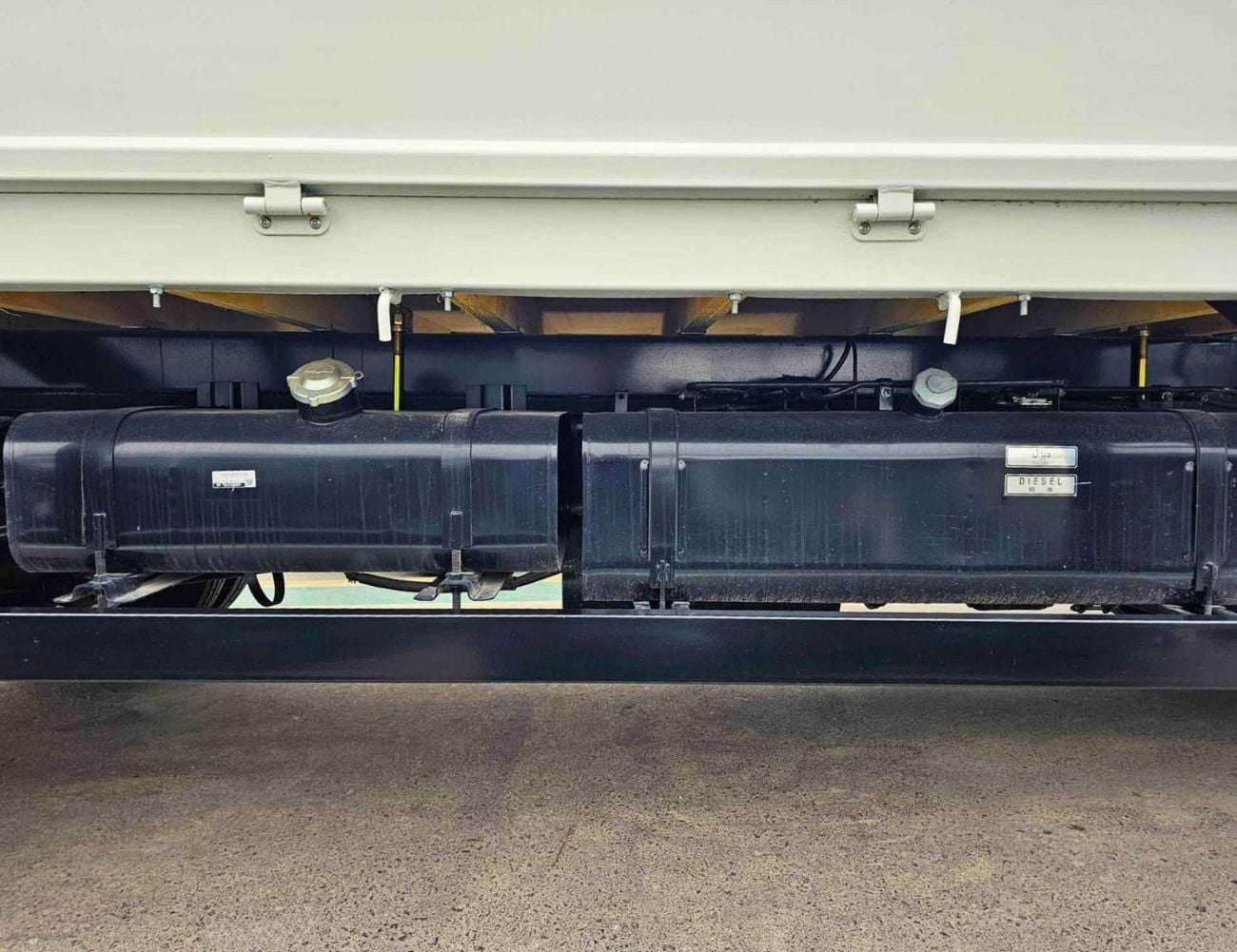 ميتسوبيشي فوسو كانتير CARGO 4.2L DIESEL MITSUBISHI CANTER CARGO 170L WITH ABS 2 TANKS DIESEL MT 4.2L V6 (CODE # CTRCRA)