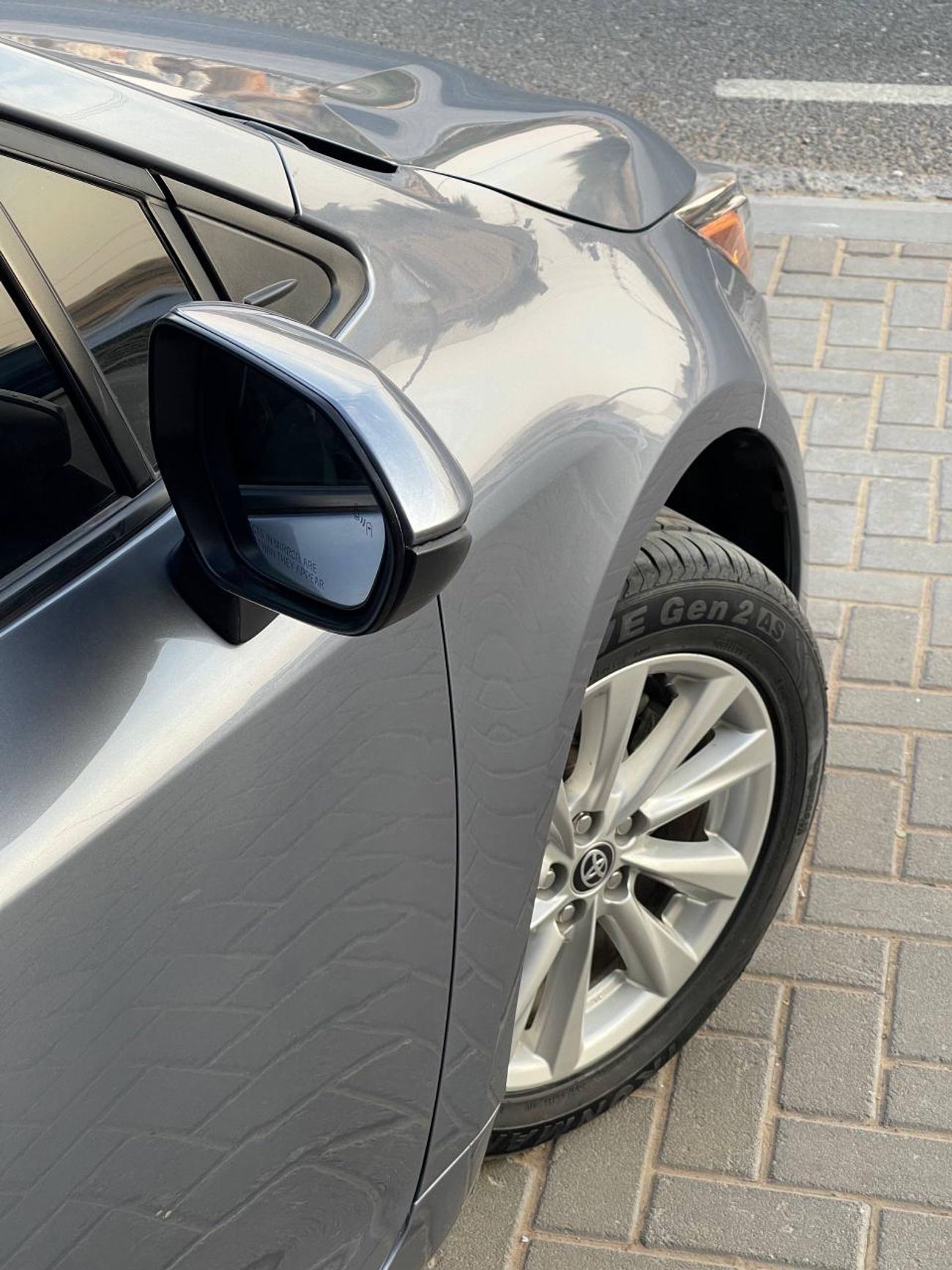 Toyota Corolla SE 2.0L LE / 2.0L V4 / LOW MILAGE / RADAR / ROAD ASSIST / BLIND SPOT / IN PERFECT CONDITION