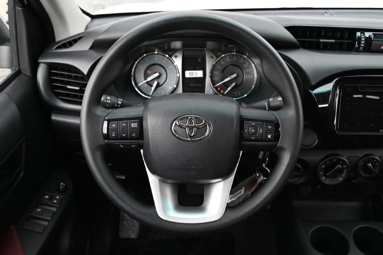 Toyota Hilux 2.7L 4wd Mid option