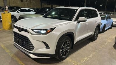 Toyota Grand Highlander PLATINUM HYBRID MAX