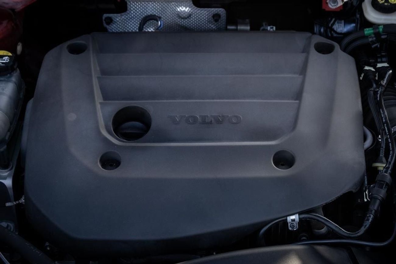 فولفو XC 40 Volvo XC40 B4 Ultimate Dark 2023 GCC under Agency Warranty with Flexible Down-Payment.