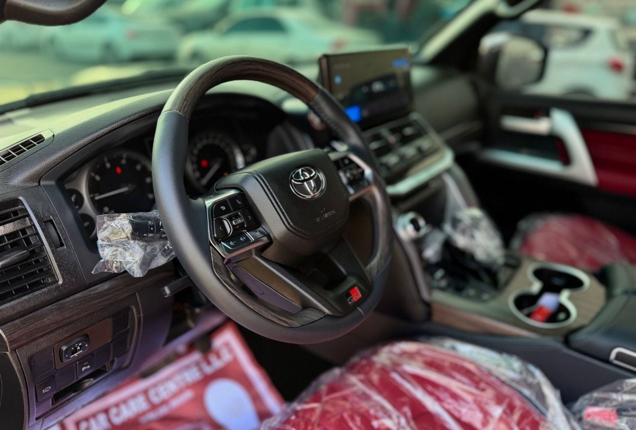 تويوتا لاند كروزر GXR 2019 Model Facelift to LC300 2025 Shape Exterior and Interior Both Car is very Clean and Perfect