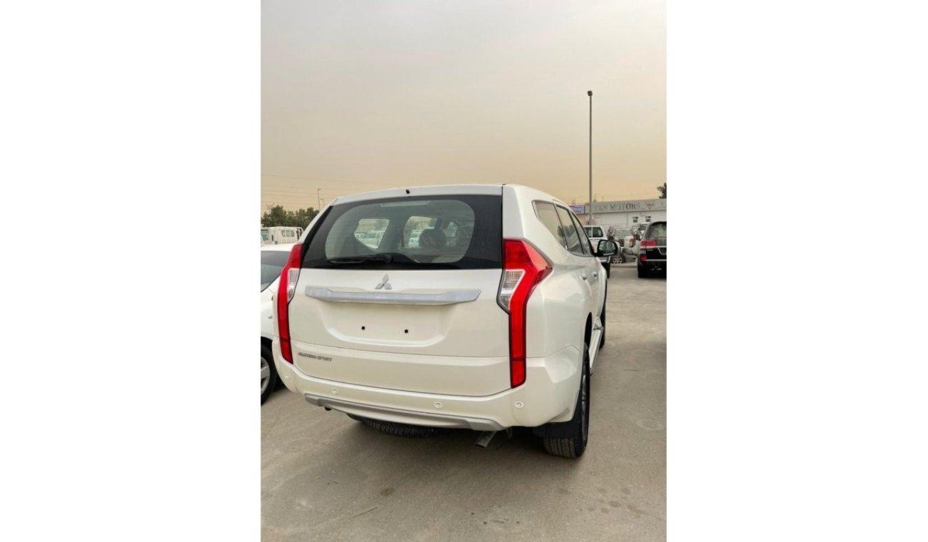 ميتسوبيشي مونتيرو Montero Sport 2019 3.0L | GCC specs 4x4 (Sunroof) | Brand New Export Price