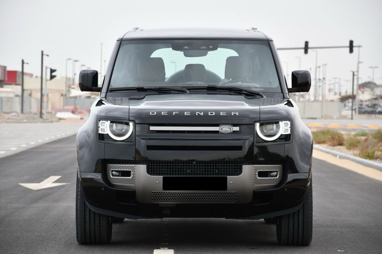 Land Rover Defender P400 90 HSE 3.0L (6 Seater) Land Rover Defender X dynamic HSE P400 V6 110  GCC 5 years warranty