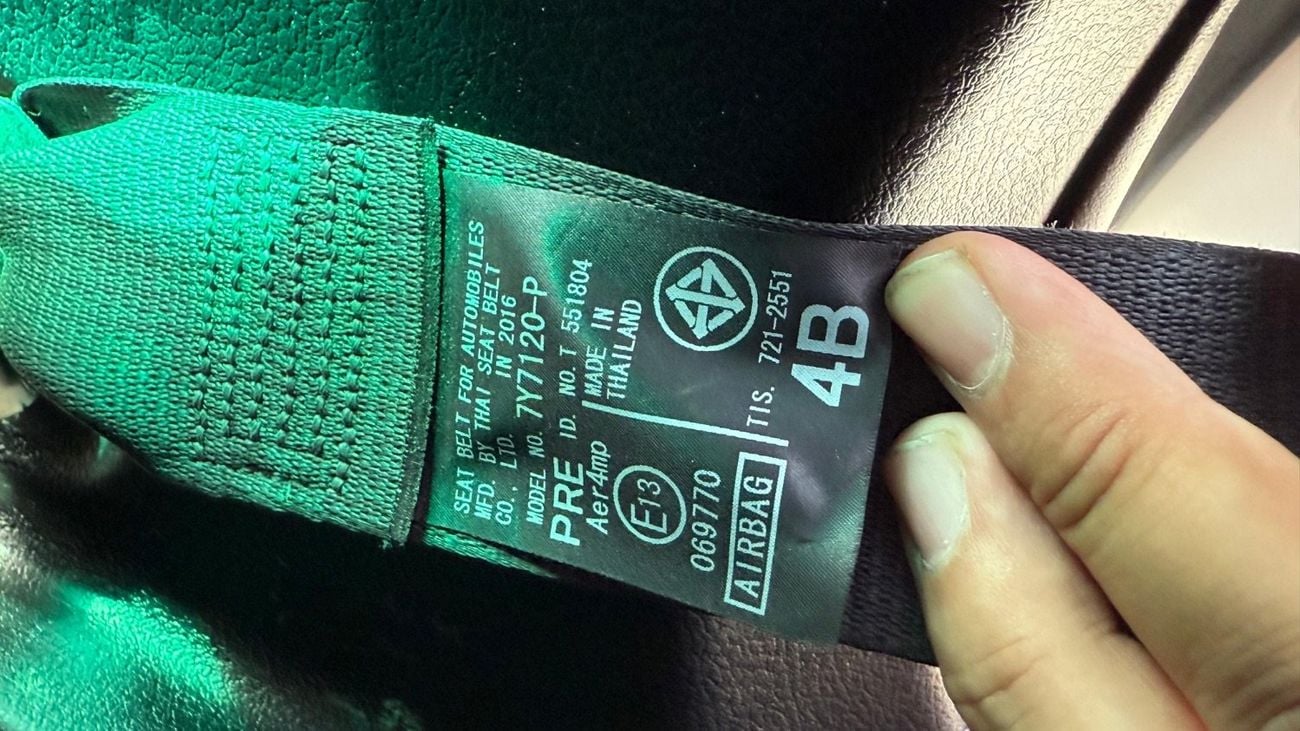 تويوتا هيلوكس SR5