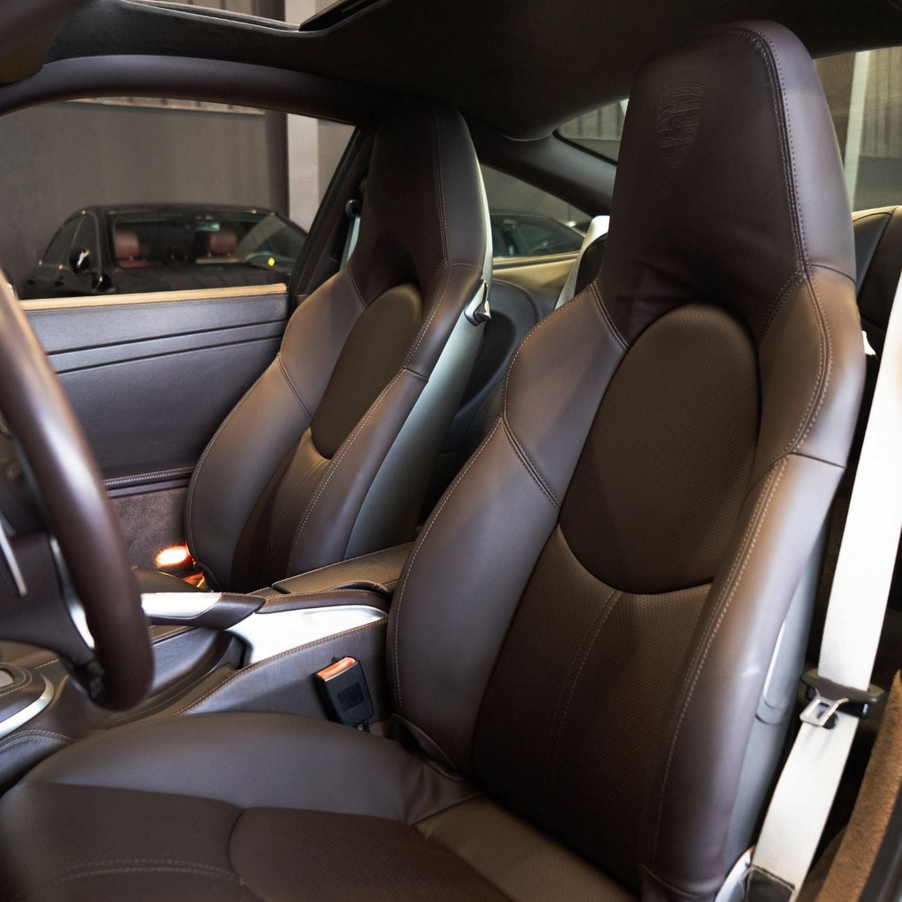 Porsche 911 299,950 AED • Porsche 911 Turbo • 1 Year Warranty • Full Agency Service History