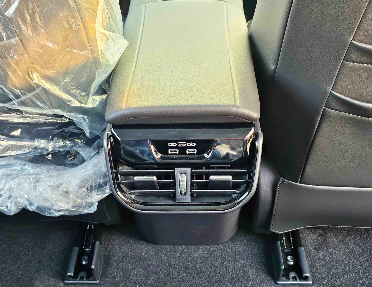 Toyota bZ5 630 MAX KM / ELECTRIC WITH CHARGER / PANORAMIC ROOF / RADAR (CODE # BZ5E)