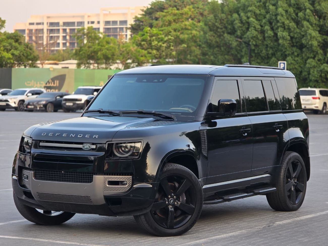 Land Rover Defender 110 X-DYNAMIC HSE P400 Defender 110 X-Dynamic HSE 2025 | GCC Specs | Brand New | Perfect condition | Under warranty 2 years