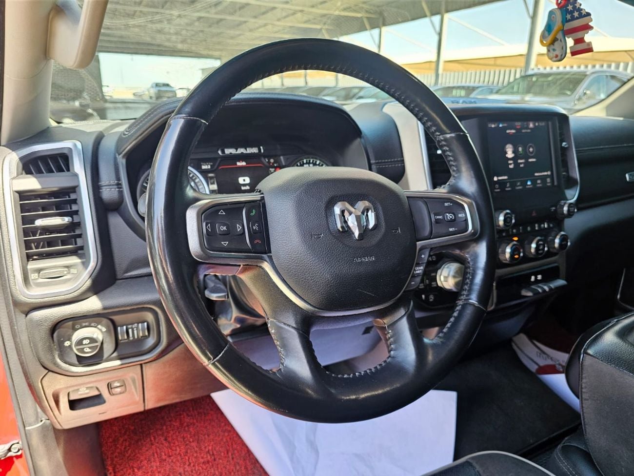 RAM 1500 Laramie 5.7L (6 Seater)