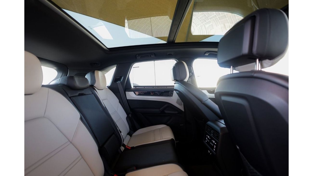 بورش كايان Porsche Cayenne 2024 GCC under Agency Warranty with Flexible Down-Payment.