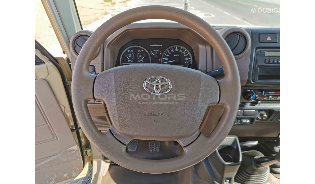 Toyota Land Cruiser Pick Up 4.0L PETROL, 16" TYRE, TRAILER COUPLING, MANUAL WINDOWS (CODE # LCSC02)