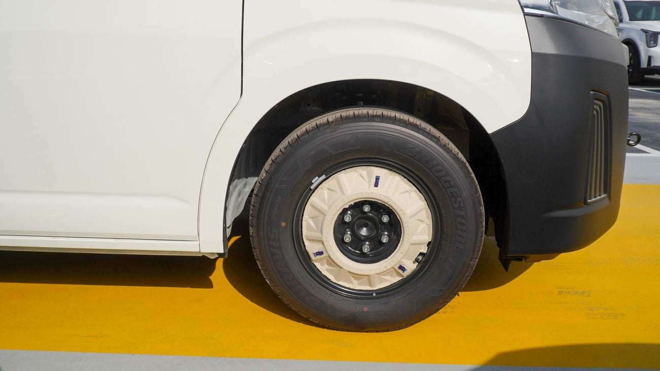 Toyota Hiace 3.5L V6 A/T