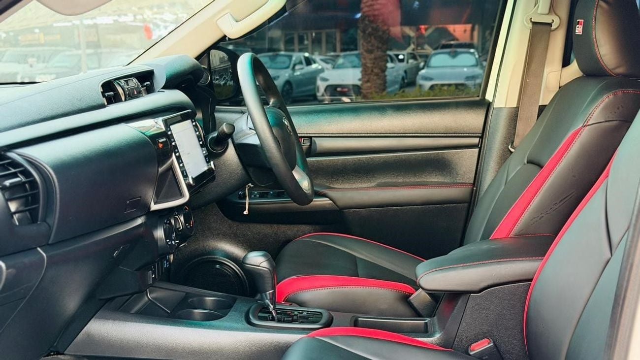 تويوتا هيلوكس GR BODY KIT INSTALLED | POWER SEATS | NUDGE BAR | 2.8L | 2024 | AUTOMATIC