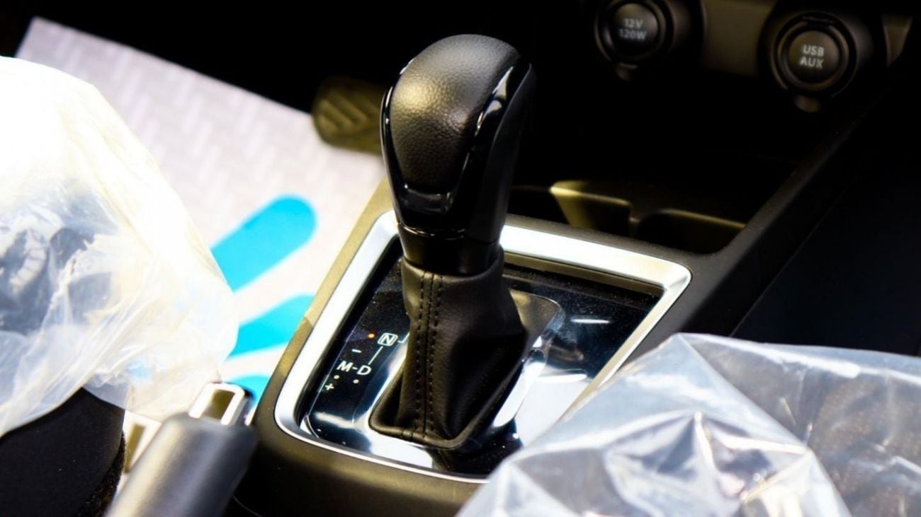 Suzuki Swift 2024 - 1.2L GLX WITH TOUCH SCREEN AND REAR CAMERA - A/T, PUSH START - EXPORT ONLY