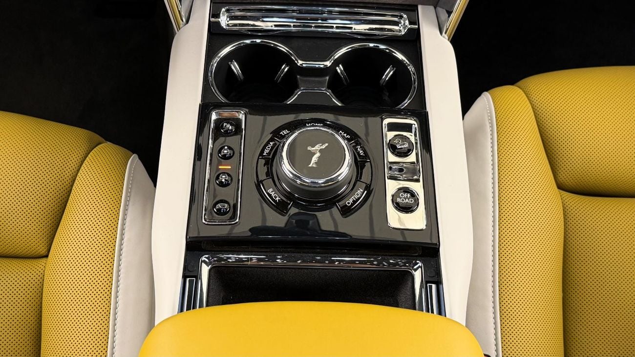 Rolls-Royce Cullinan Rolls Royce Cullinan Silver Badge - 2025 - Bespoke Color Edition