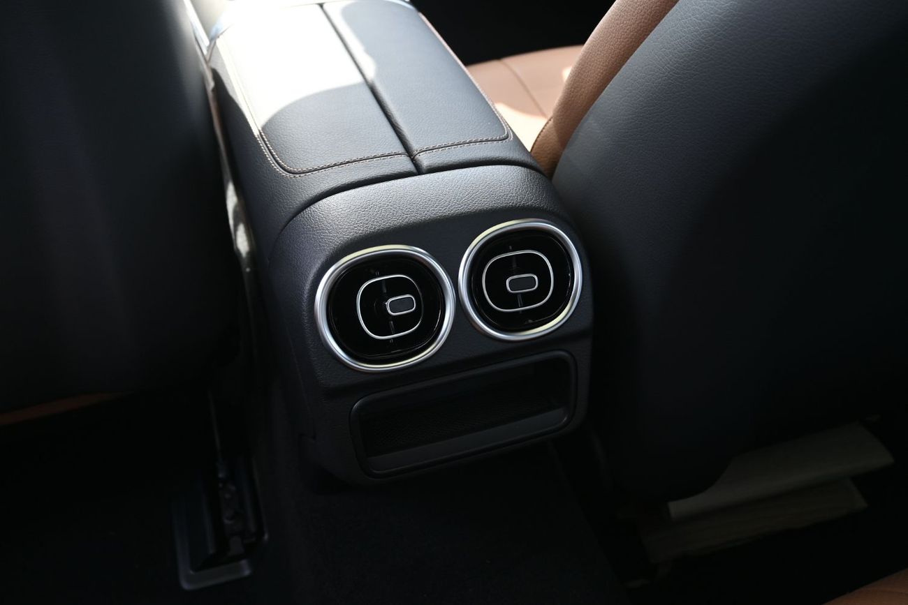 Mercedes-Benz CLE 200 Coupe Mercedes-Benz CLE 200 AMG Coupé 2.0L Turbo + Mild Hybrid, Model 2026