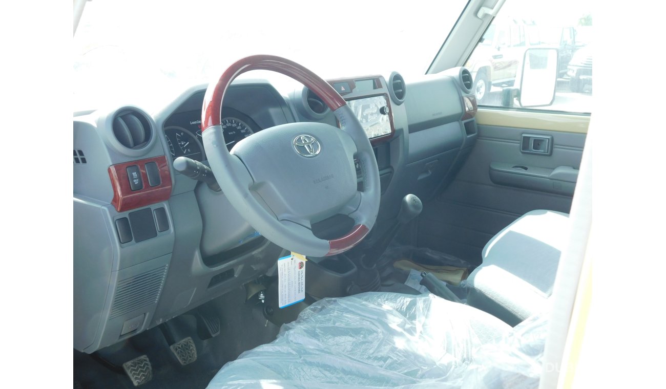 Toyota Land Cruiser Hard Top 78 4.5L Diesel V8 M/T - 4WD – ABS-3 Door -Winch,Diff.Lock