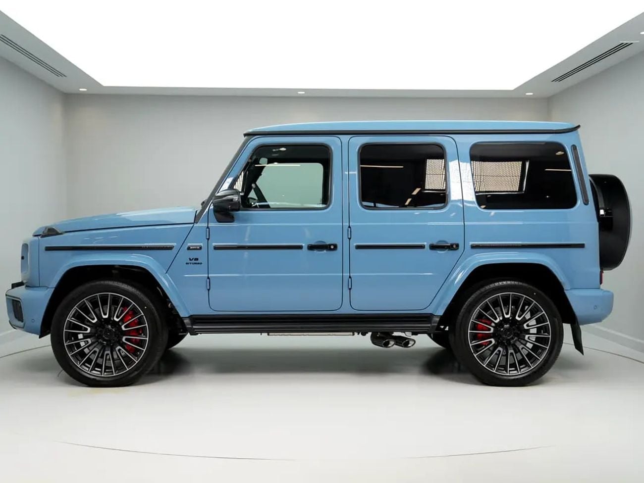 مرسيدس بنز G 63 AMG ستاندارد G63 AMG | A22 | CHINA BLUE EXTERIOR | FULL OPTION